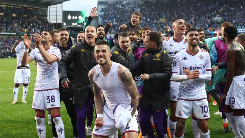 فيورنتينا يجتاز بروج ويبلغ نهائي المؤتمر الأوروبي