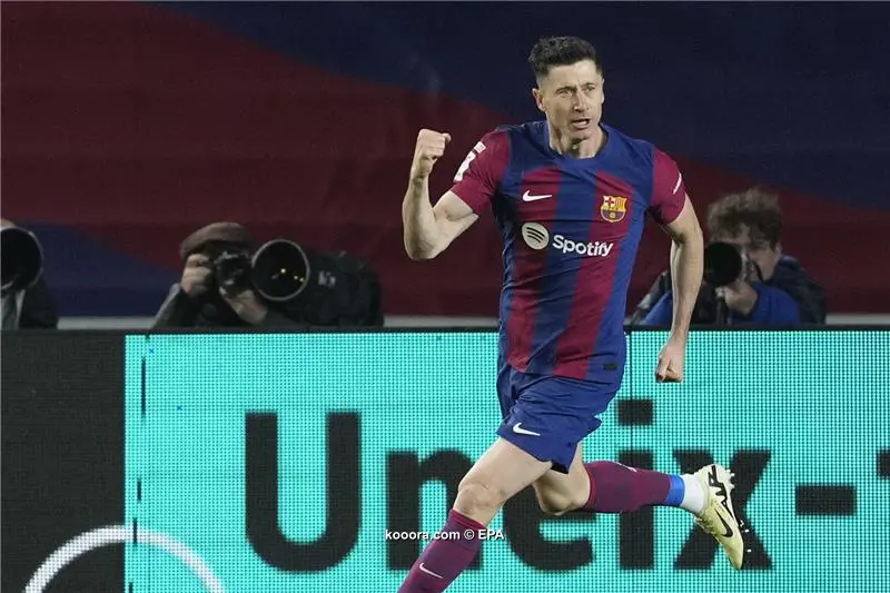 ليفاندوفسكي : مبابي لا يخيف برشلونة.. وسنهزمه مع الريال