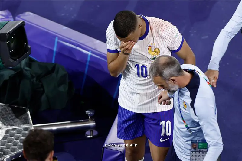 إصابة مبابي تعرضه لعقوبة أمام النمسا