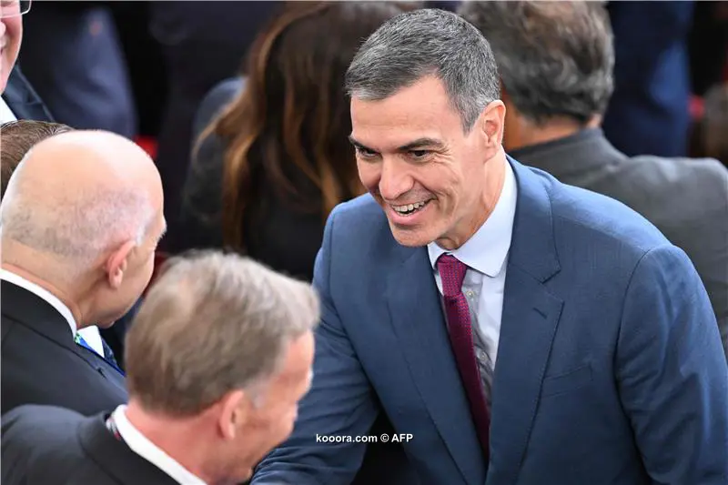 رئيس وزراء إسبانيا يوجه رسالة للمنتخب الأول