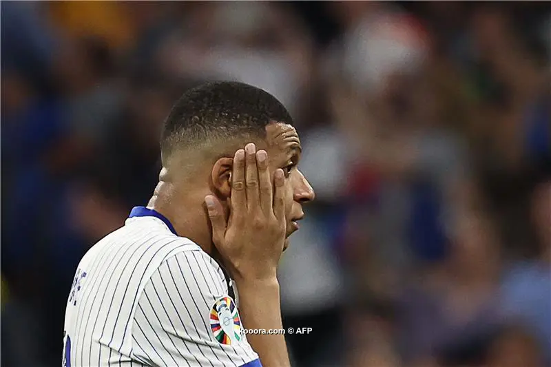 قائد منتخب فرنسا : لا تعقدوا كرة القدم.. والخروج من اليورو أمر بسيط