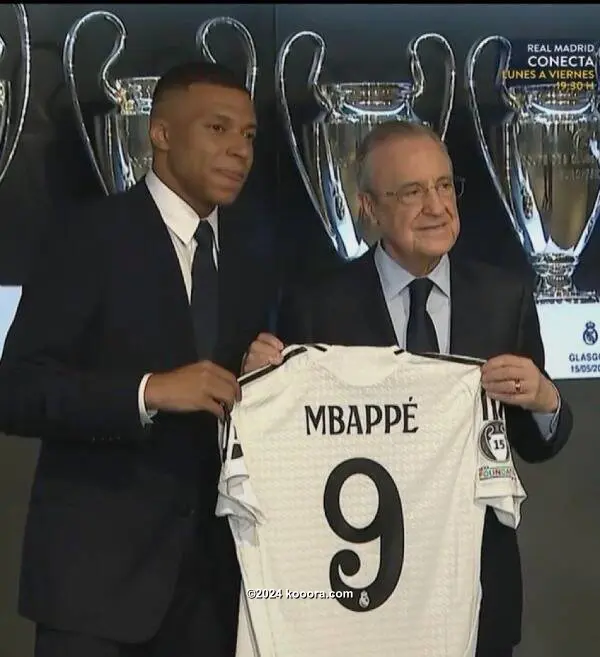 برفقة بيريز..النجم الفرنسي مبابي يوقع عقود انضمامه لريال مدريد
