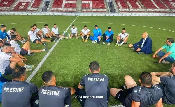 رئيس الاتحاد الفلسطيني يتفقد معسكر المنتخب الاول استعدادا لمواجهة كوريا الجنوبية