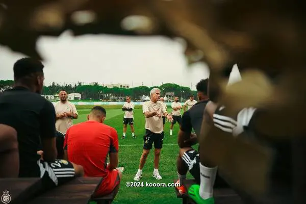 البرتغالي كاسترو يمنح لاعبي النصر السعودي حرية الاختيار