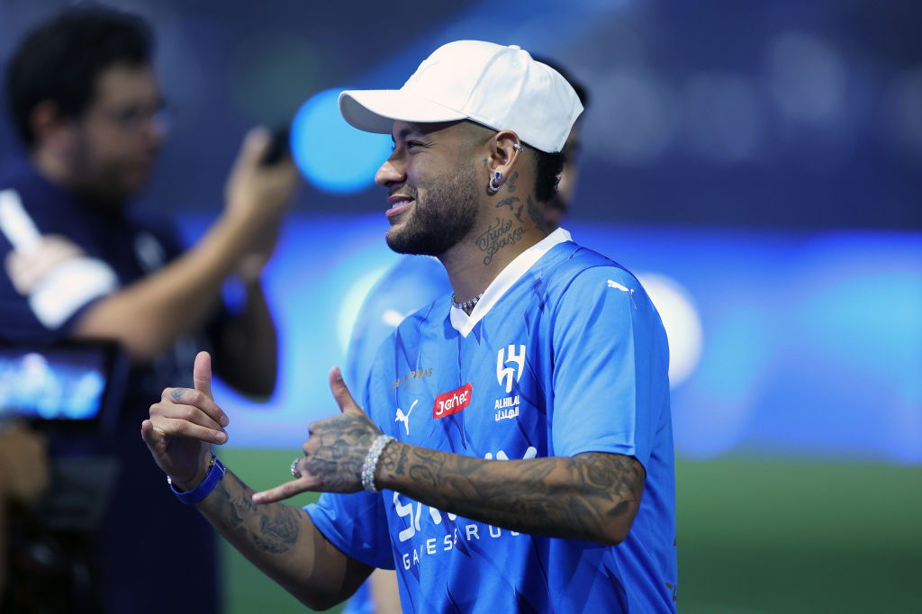 بقيادة نيمار.. عاصفة الملايين تضرب نجوم الهلال السعودي