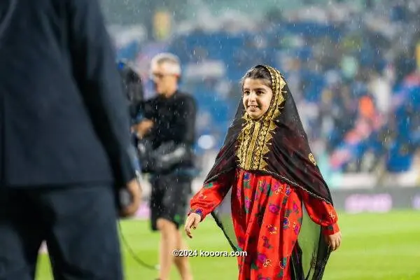 الطفلة غنى نجمة كأس السوبر السعودي