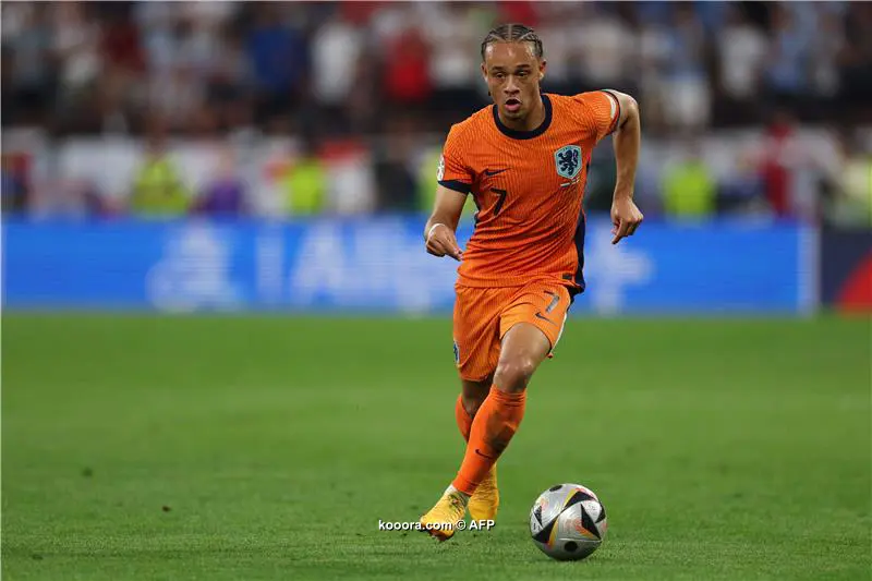 سان جيرمان يعلن رسميا مصير الهولندي تشافي سيمونز