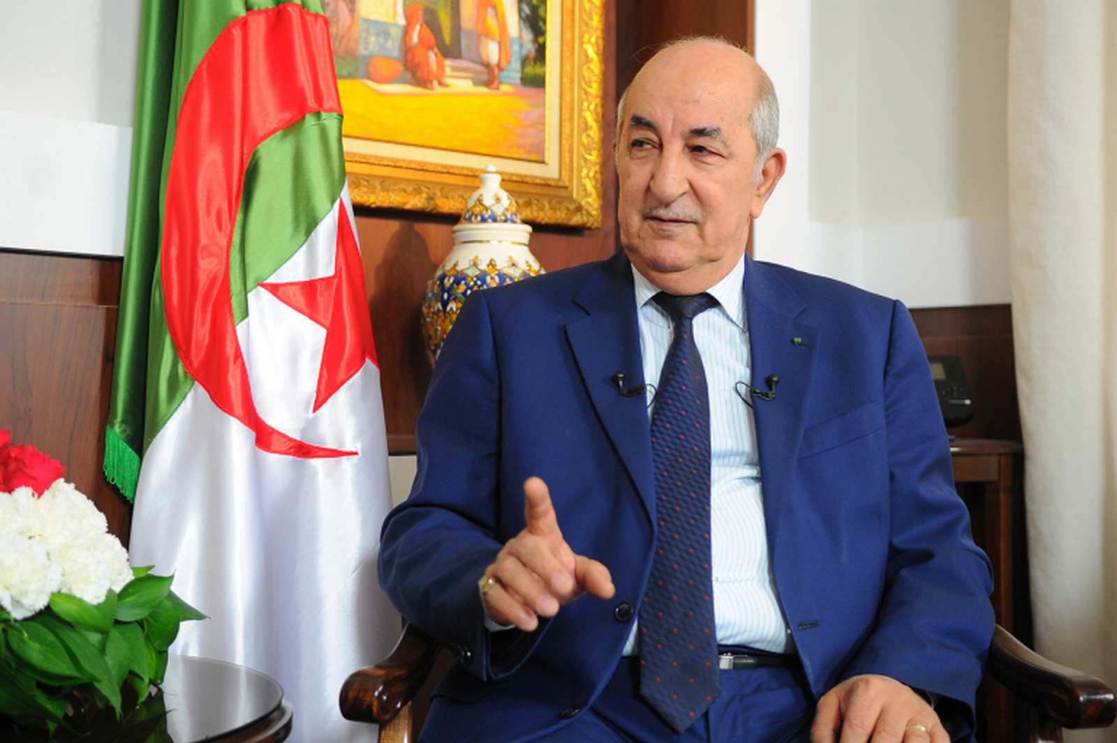 الرئيس الجزائري يهاتف إيمان خليف ويشيد بأدائها الخرافي وانجازها الذهبي في اولمبياد باريس
