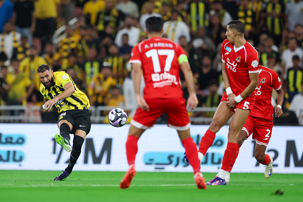 هاتريك بنزيما يقود الاتحاد لدك مرمى الوحدة بسباعية في دوري روشن السعودي للمحترفين