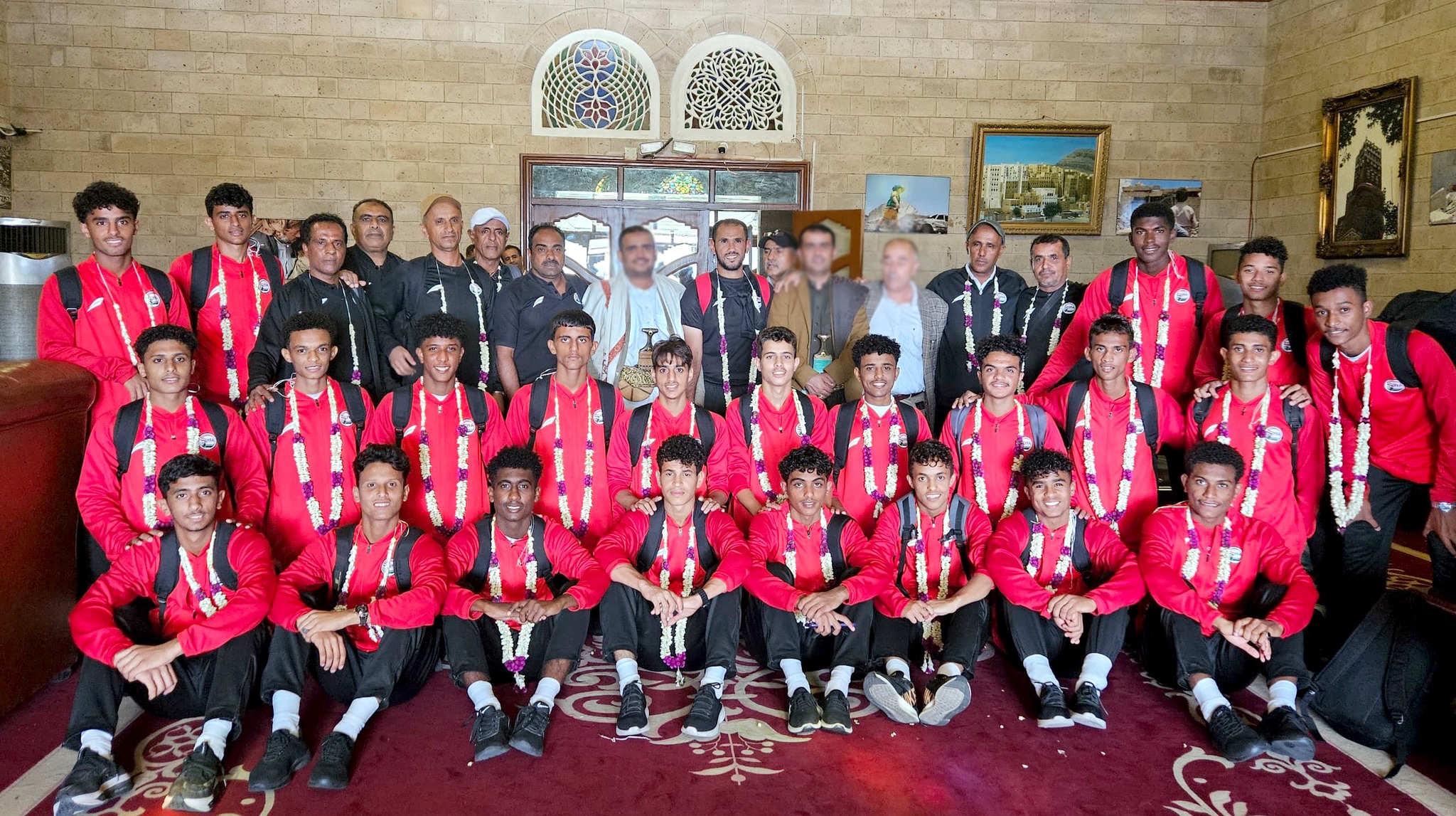 استقبال حافل لبعثة منتخب اليمن للناشئين لدى وصولها مطار صنعاء