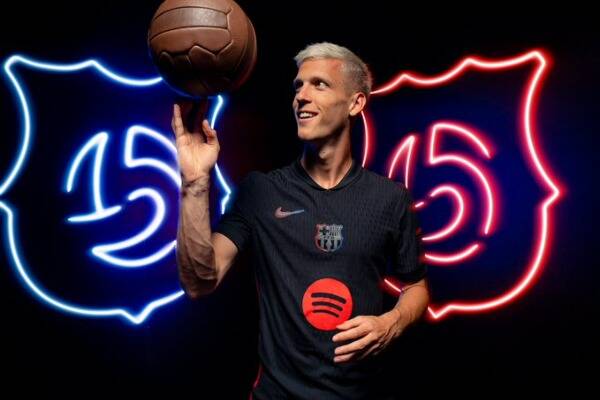 برشلونة يكشف النقاب عن قميصه الاحتياطي