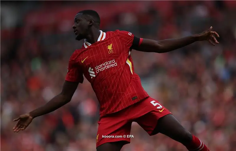 مدافع ليفربول كوناتي مازحا: أستحق جائزة الأفضل
