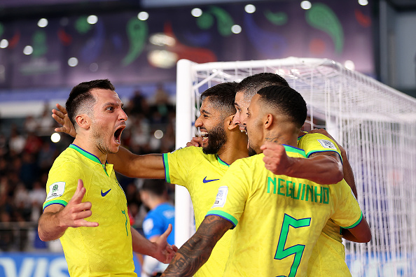 منتخب البرازيل للصالات ينهي مغامرة منتخب المغرب المونديالية