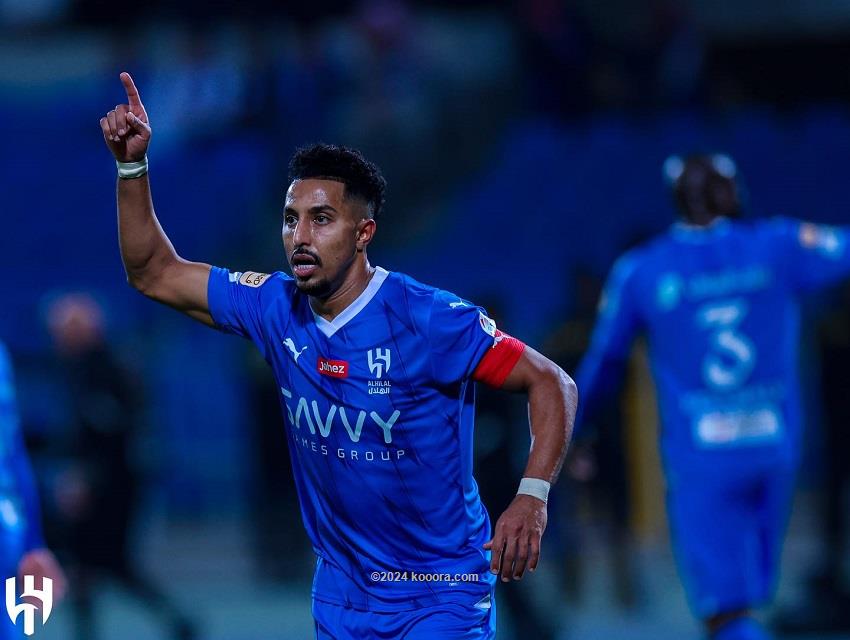 هل يخطف النجم سالم الدوسري عرش أسطورة الهلال السعودي ؟