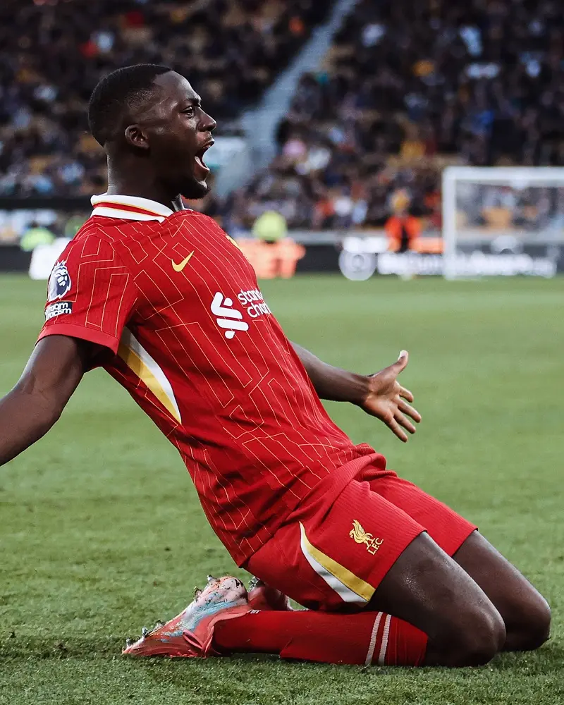 ليفربول يخطف صدارة البريميرليج