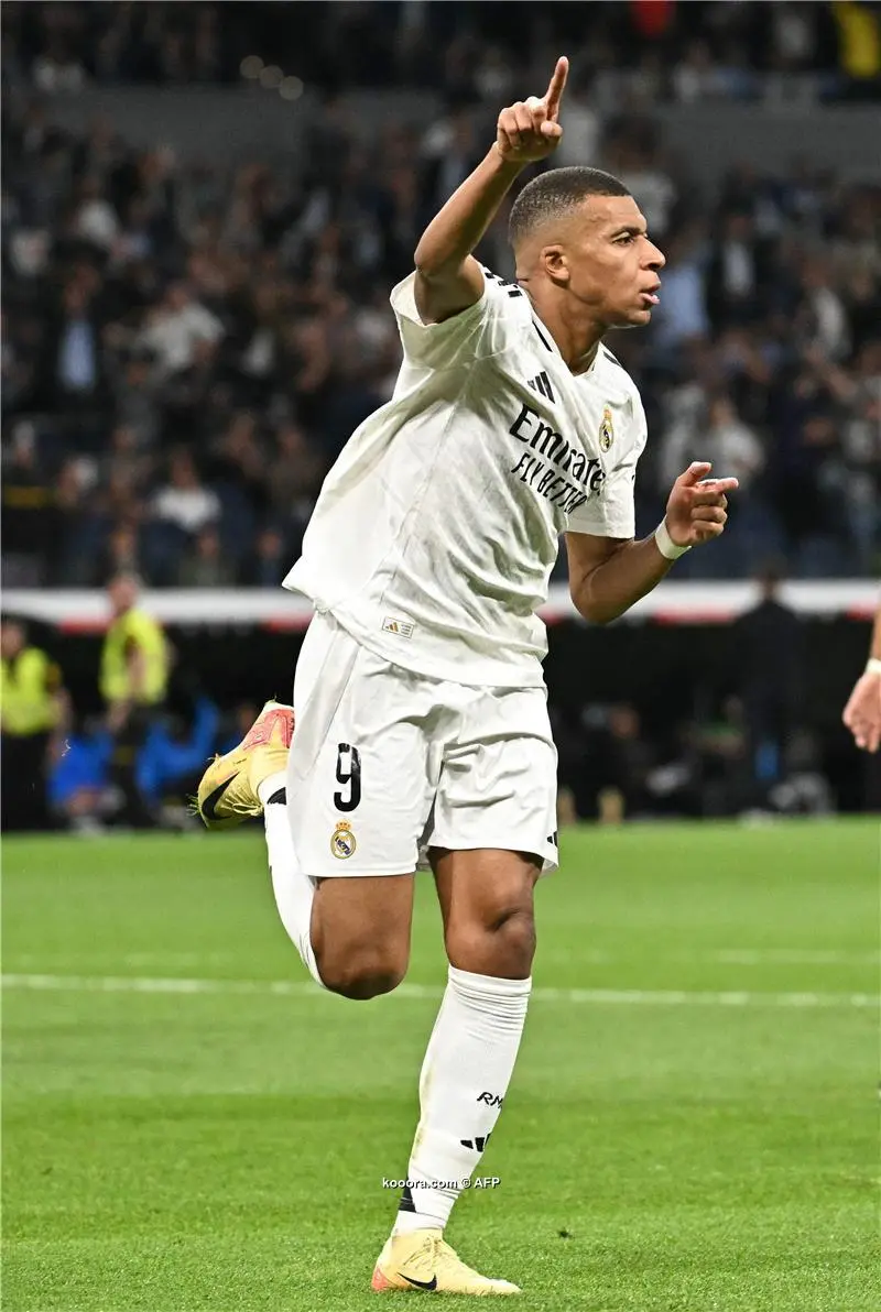 ريال مدريد يرفض طلب مبابي بسبب “سوابق فينيسيوس”