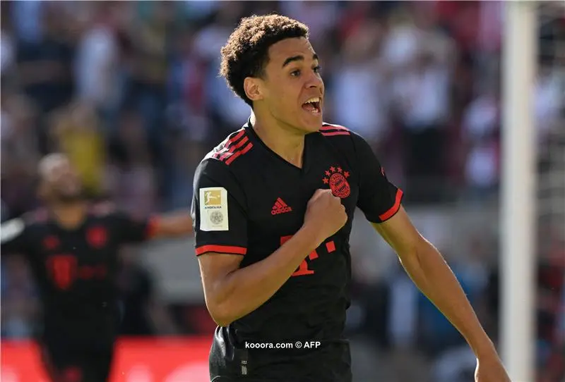 رئيس بايرن ميونخ الالماني :جمال موسيالا لاعب يأتي مرة واحدة في القرن