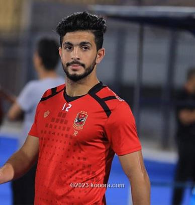 حكم قضائي بحبس لاعب الأهلي المصري السابق ايمن اشرف