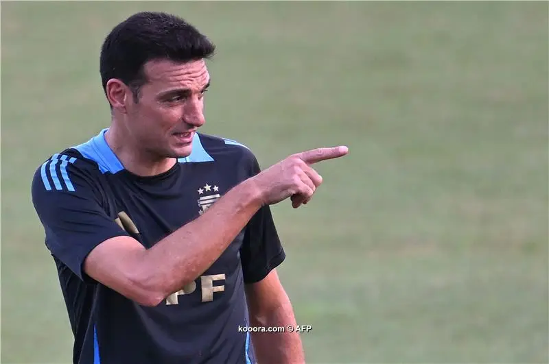 سكالوني: الأرجنتيني مارتينيز يستحق الكرة الذهبية أكثر من أي لاعب