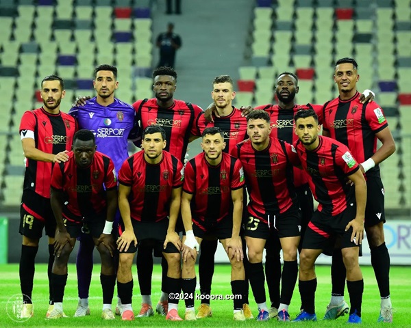 اتحاد الجزائر ينتزع صدارة الدوري بالفوز على شبيبة الساورة