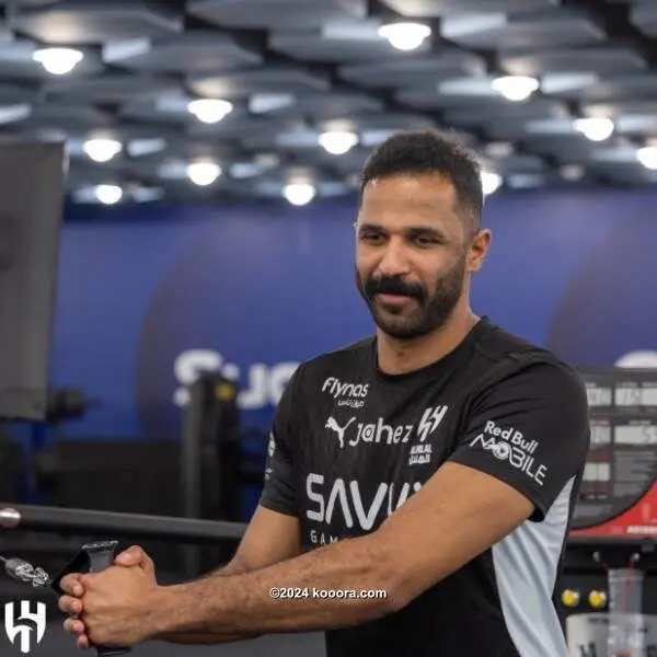 الهلال السعودي يقرر سفر الحارس العويس إلى قطر
