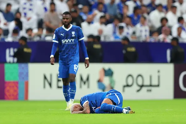 الإصابة تضرب البرازيلي نيمار مجددا في مباراة الهلال السعودي والاستقلال الايراني