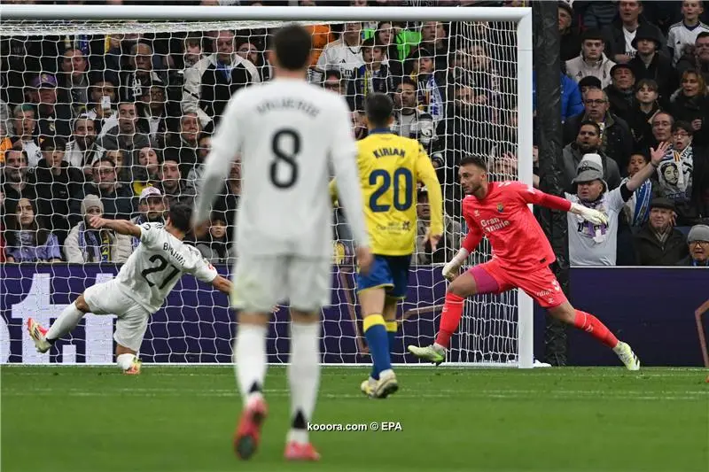 ريال مدريد يعاقب لاس بالماس برباعية قاسية