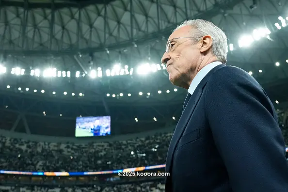 بيريز يمزح مع مودريتش بعد خماسية الكلاسيكو