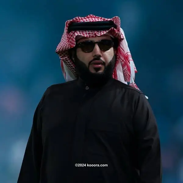 محمد صلاح بقميص الهلال السعودي .. تركي آل الشيخ يفجر مفاجأة الموسم