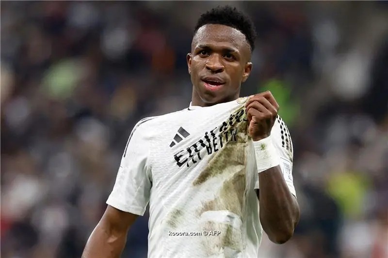 البرازيلي فينيسيوس يدلي بشهادته ضد جمهور برشلونة