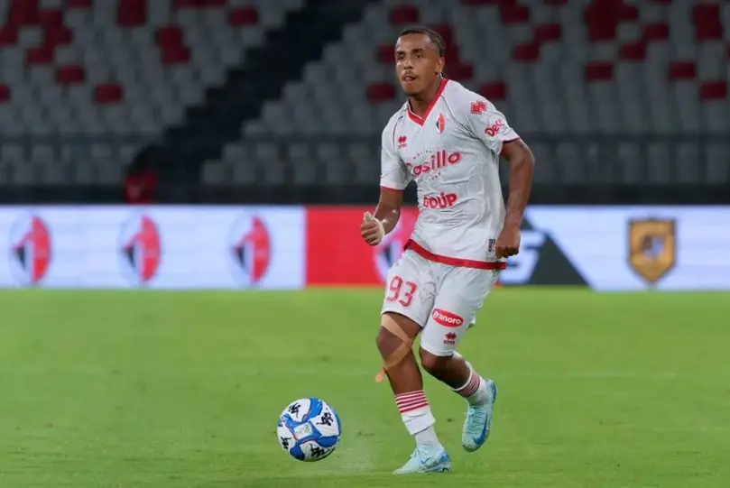 الاتحاد الجزائري يدعم مهدي دورفال ضد العنصرية