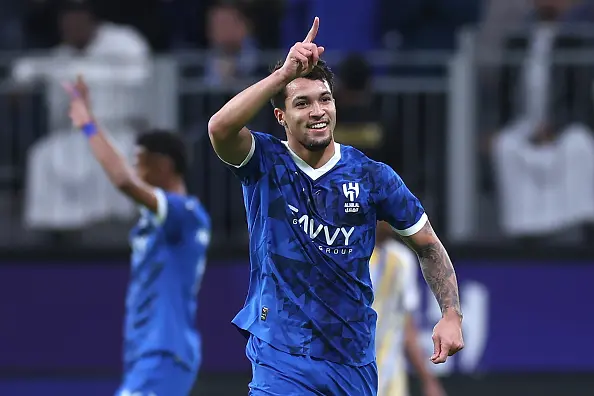 البرازيلي ليوناردو يحطم عرش ميتروفيتش مع الهلال السعودي
