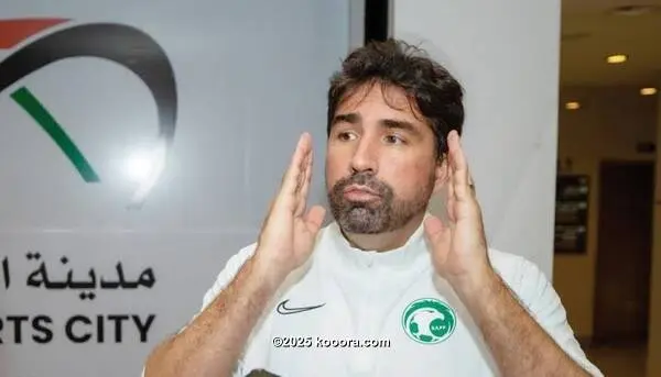 هل تتدخل زوجة نافارو في اختيار الحكام؟.. الاتحاد السعودي يرد