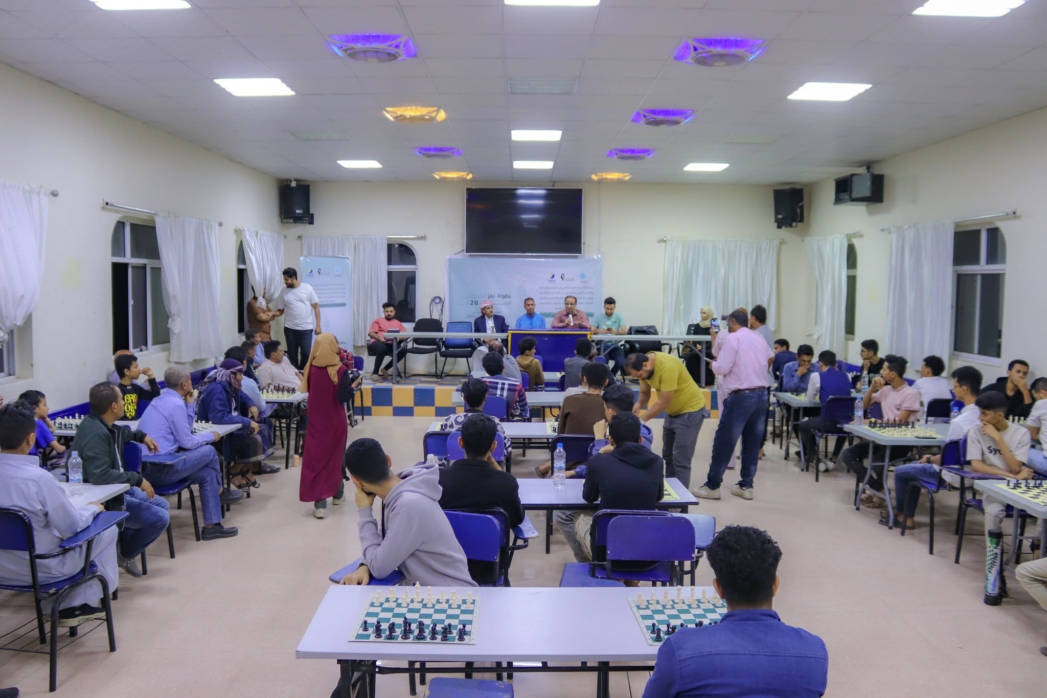 المهندس فؤاد فاضل يدشن بطولة تعز للشطرنج للرجال بمشاركة أكثر من 60 لاعباً