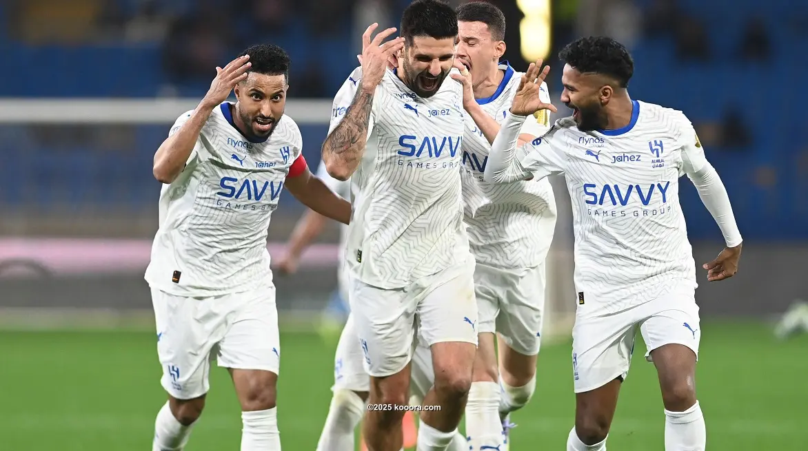 الهلال السعودي يستعيد توازنه بنقاط الفيحاء.. ويضيق الخناق على الاتحاد