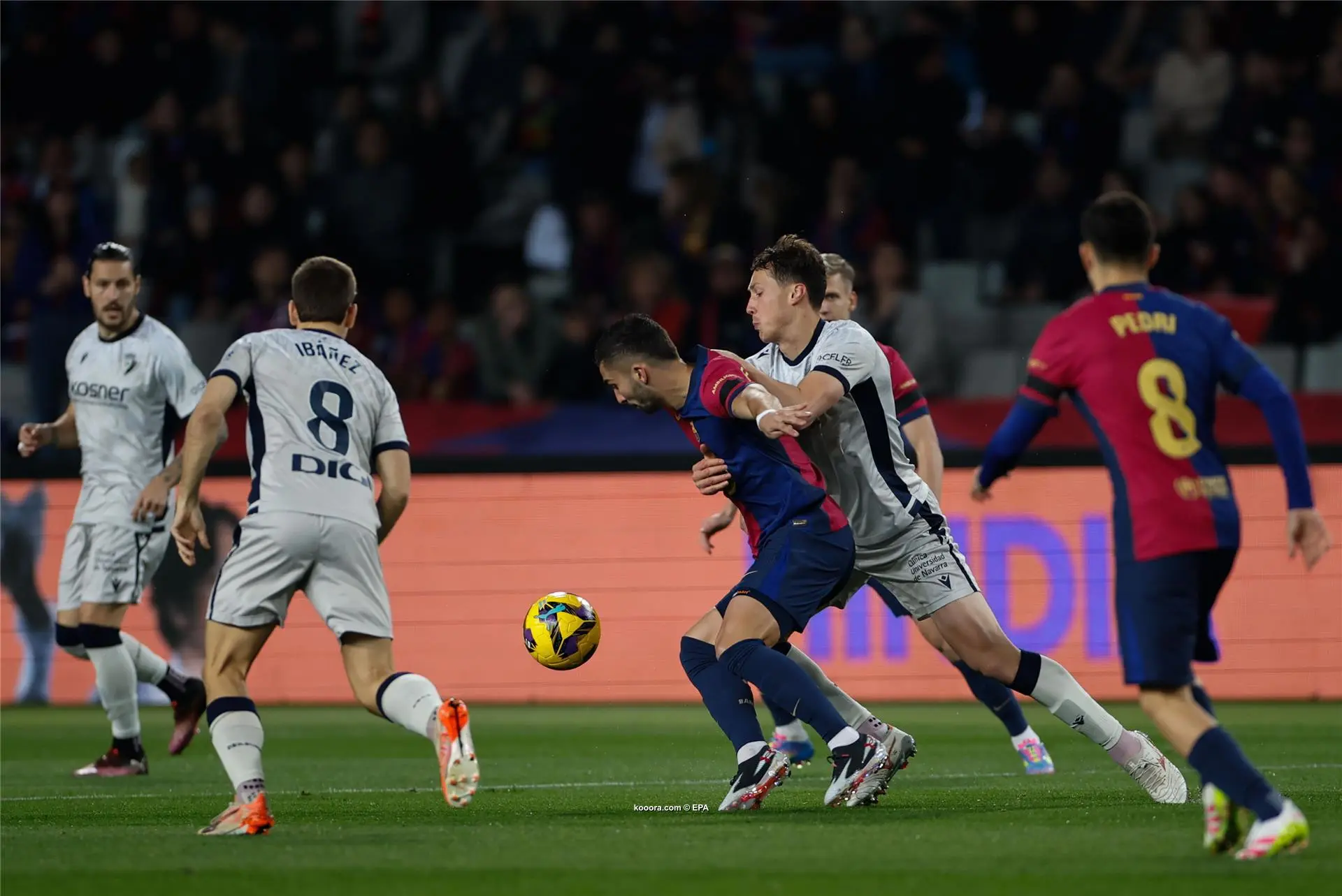 برشلونة يدك حصون أوساسونا.. ويبتعد بصدارة الليجا