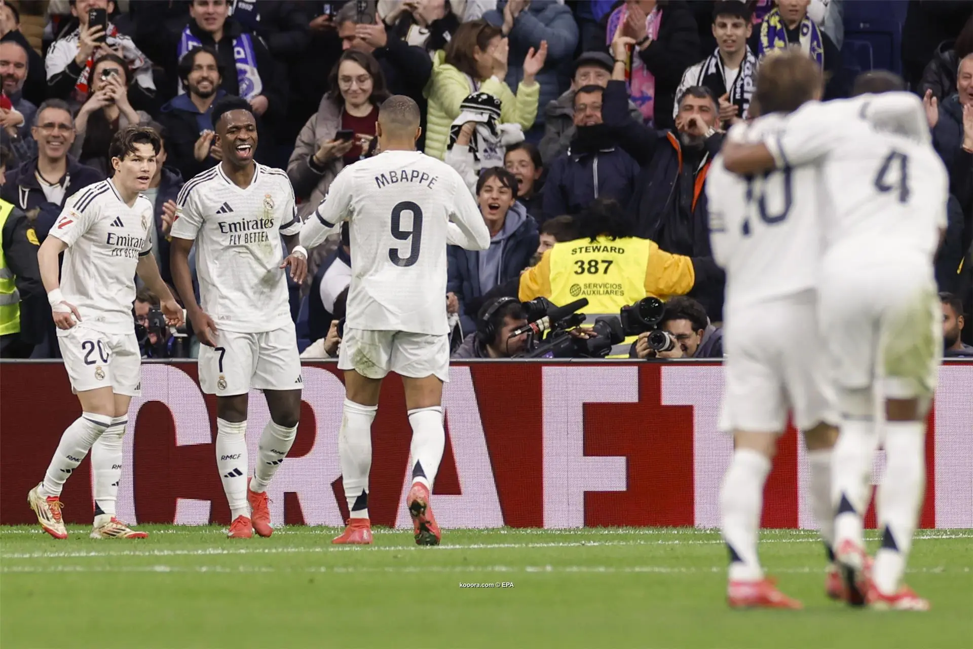 ريال مدريد يزاحم برشلونة في الصدارة بالفوز على فاليكانو