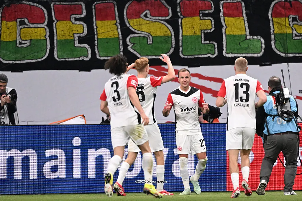فرانكفورت ينعش آماله الأوروبية بتجاوز شتوتجارت