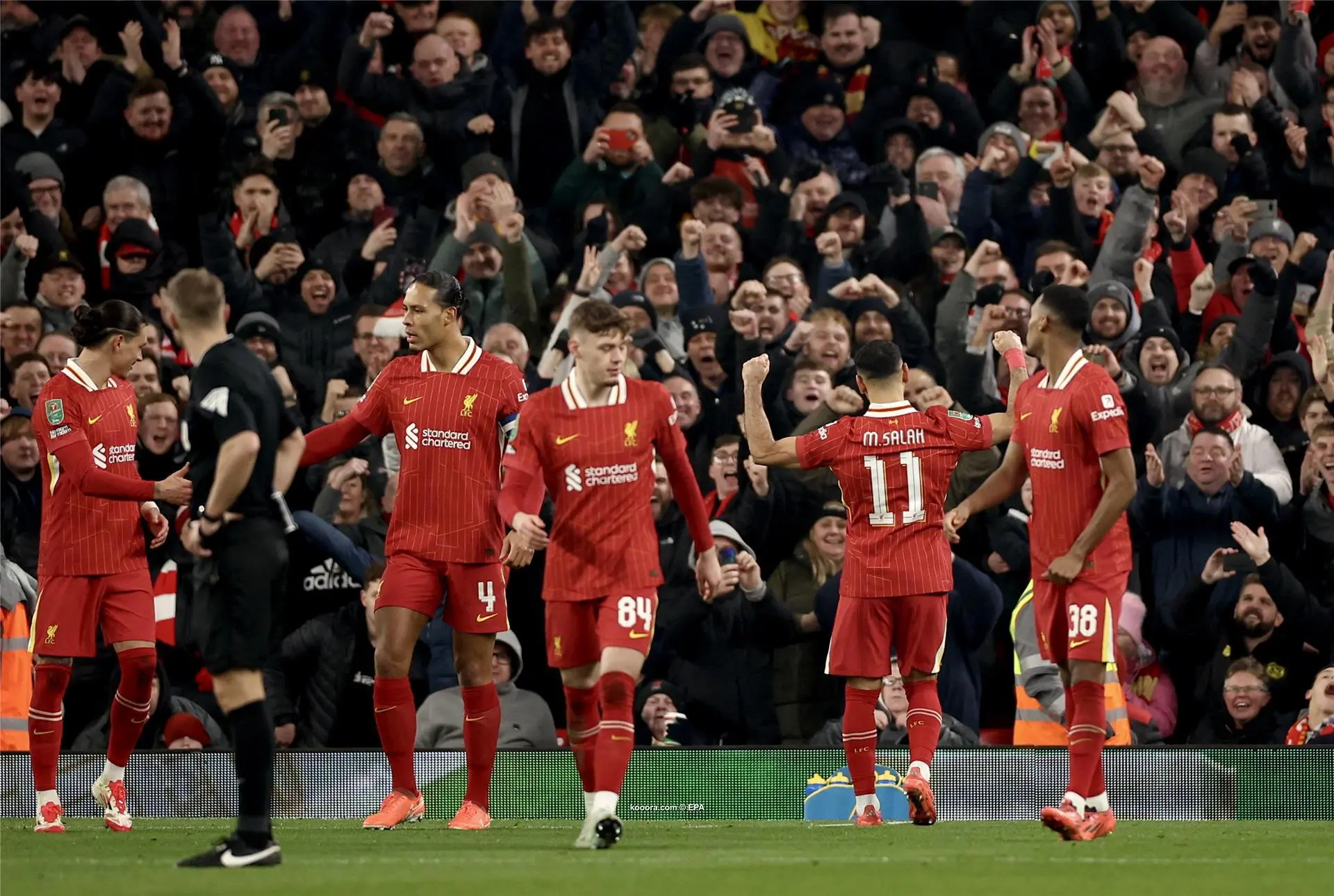 هل يتأثر محمد صلاح وفان دايك بقرار أرنولد؟