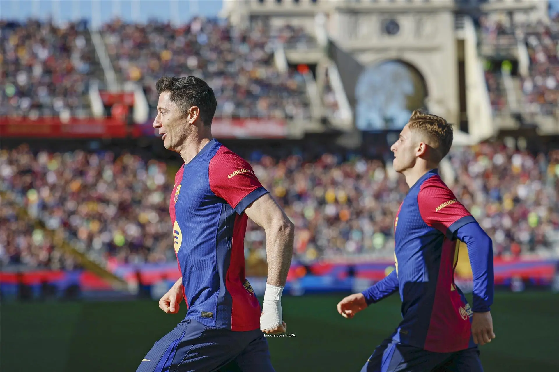 ليفاندوفسكي يقود قطار برشلونة لدهس جيرونا