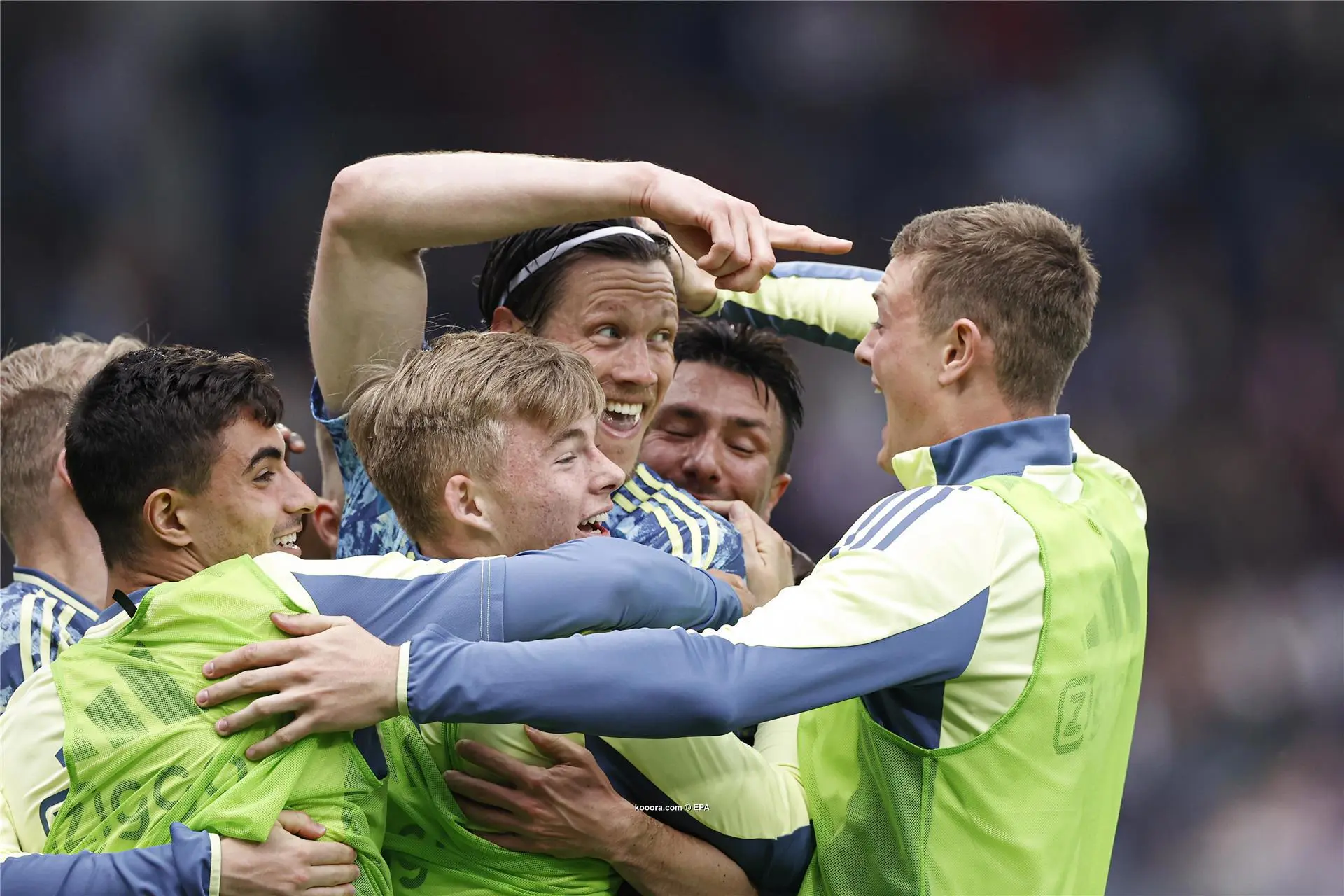 أياكس يعبر مفاجآت فيليم.. ويقترب من حصد لقب الدوري الهولندي