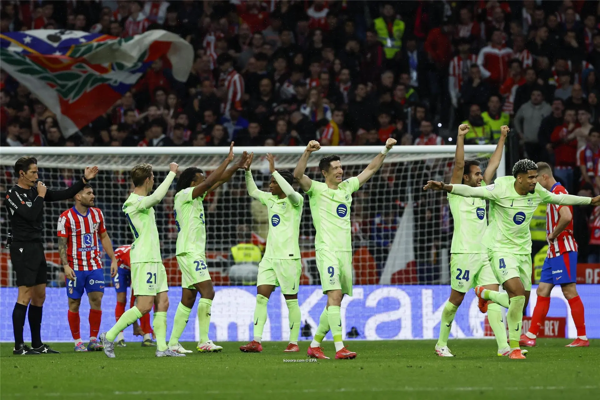 النهائي “كلاسيكو”.. برشلونة يلدغ أتلتيكو ويضرب موعدا مع ريال مدريد