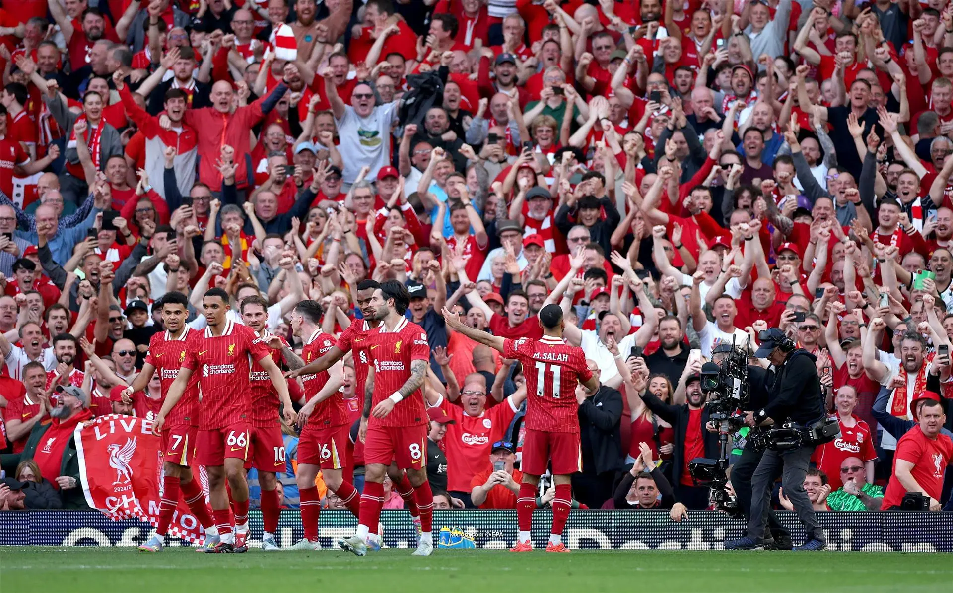 ليفربول يحصن موهبته الشابة