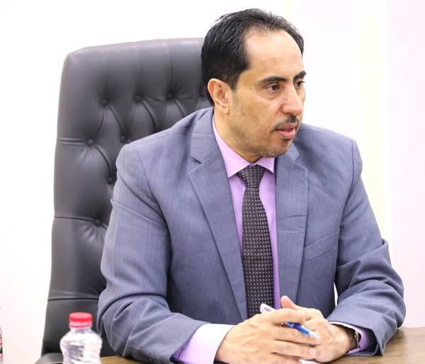 وزير الشباب والرياضة يهنئ منتخب اليمن للناشئين بتحقيق الفوز الأول في نهائيات كاس آسيا