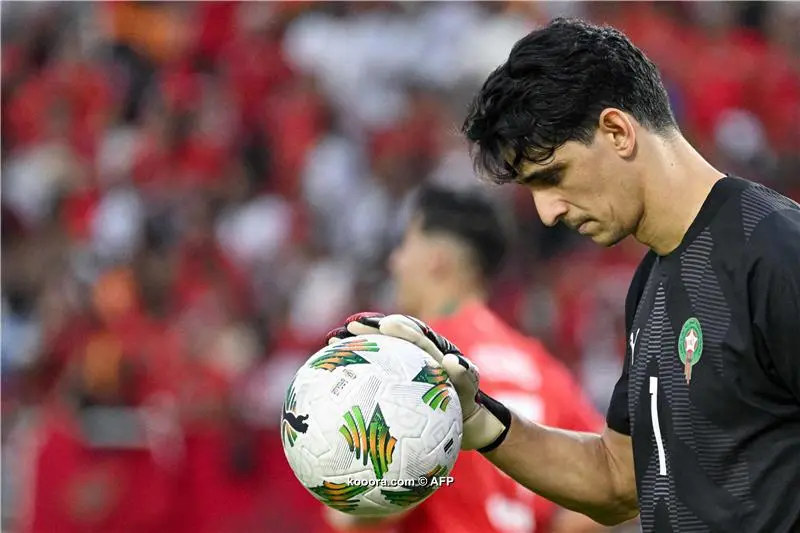 المغربي ياسين بونو يدفع وليد الركراكي لاختيار حارس جديد للمنتخب