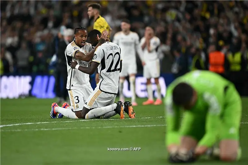 أرنولد يثبت سياسة ريال مدريد تجاه المدافعين