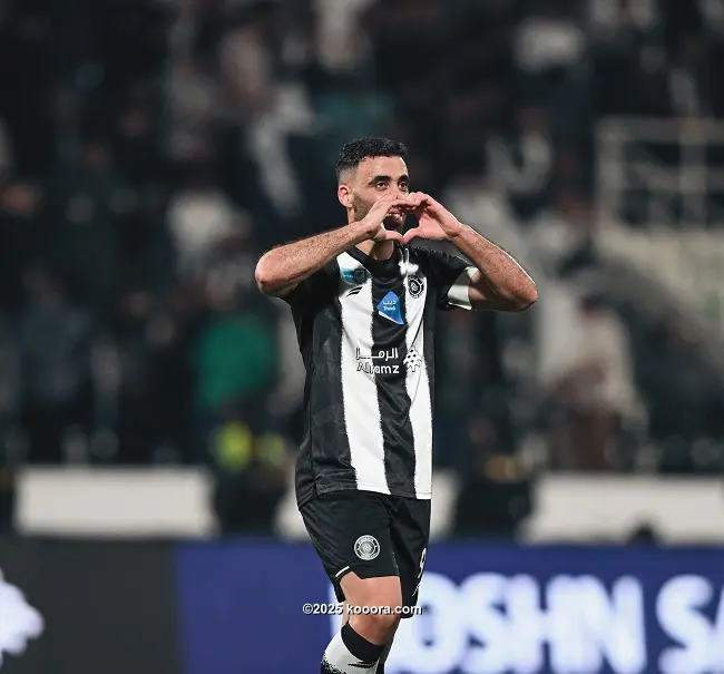 المغربي حمد الله: من يطالب برحيل رونالدو لا يفهم.. ورفضت ترك الرقم 9 لبنزيما