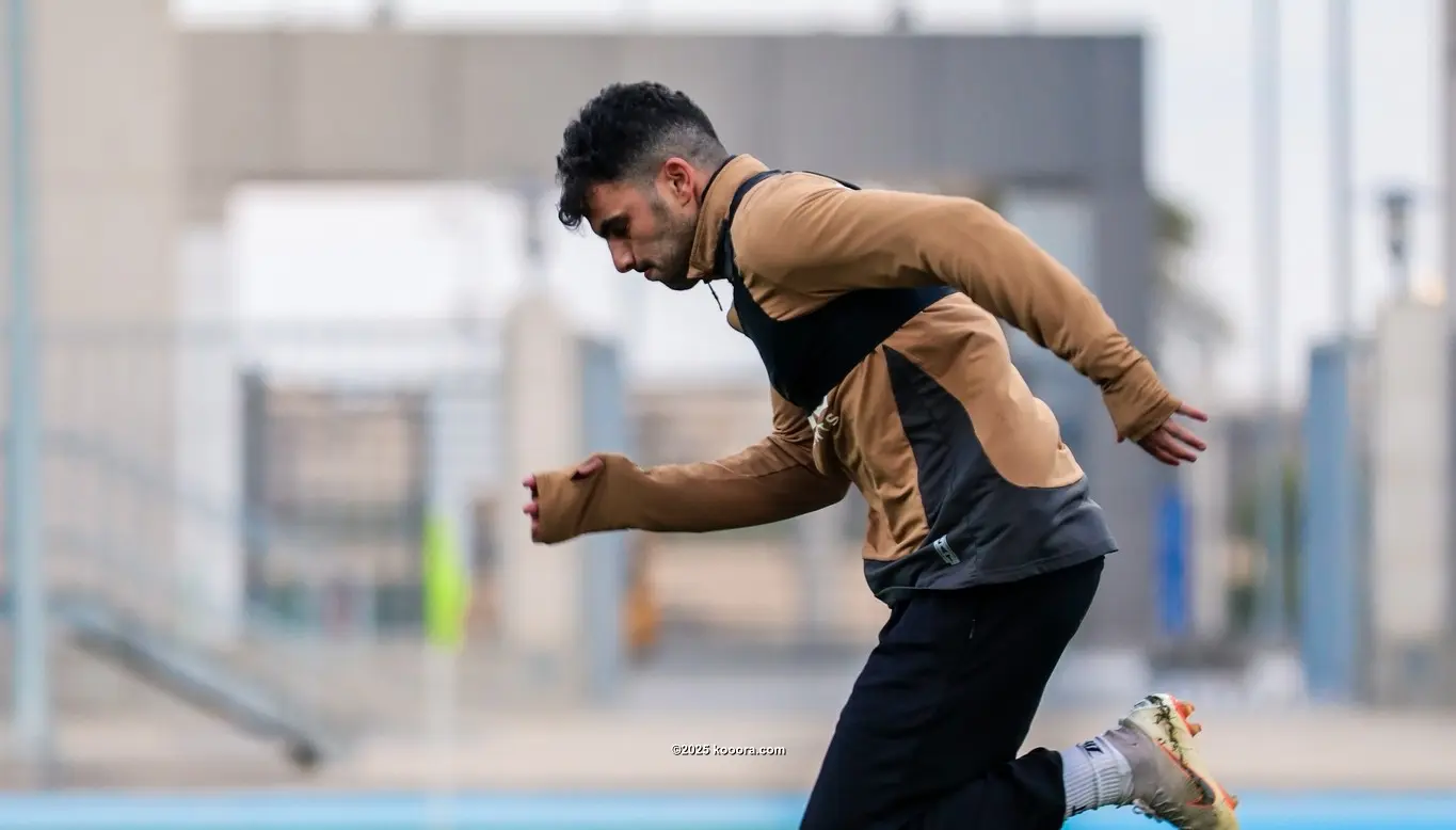 موقف حاسم يتسبب في طرد أصدقاء زيزو من الزمالك