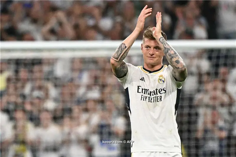 النجم الالماني توني كروس يعود لارتداء قميص ريال مدريد في البرنابيو