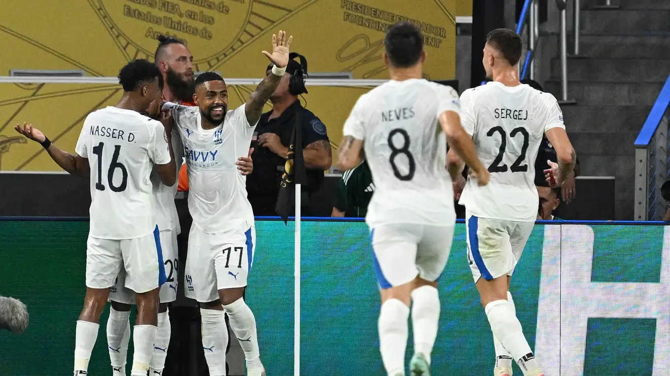 الشكوك تحاصر مشاركة نجم الهلال السعودي أمام مانشستر سيتي